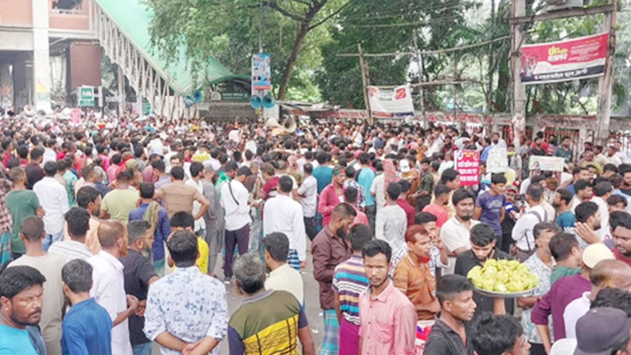 অবরোধ তুলে সড়ক ছাড়লেন অটোরিকশাচালকেরা, স্বাভাবিক যান চলাচল
