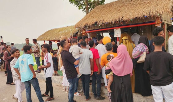 শিবচরের ভাইরাল ‘চায়ের কুঠির’, চায়ের সঙ্গে মিলছে প্রকৃতির স্বাদ
