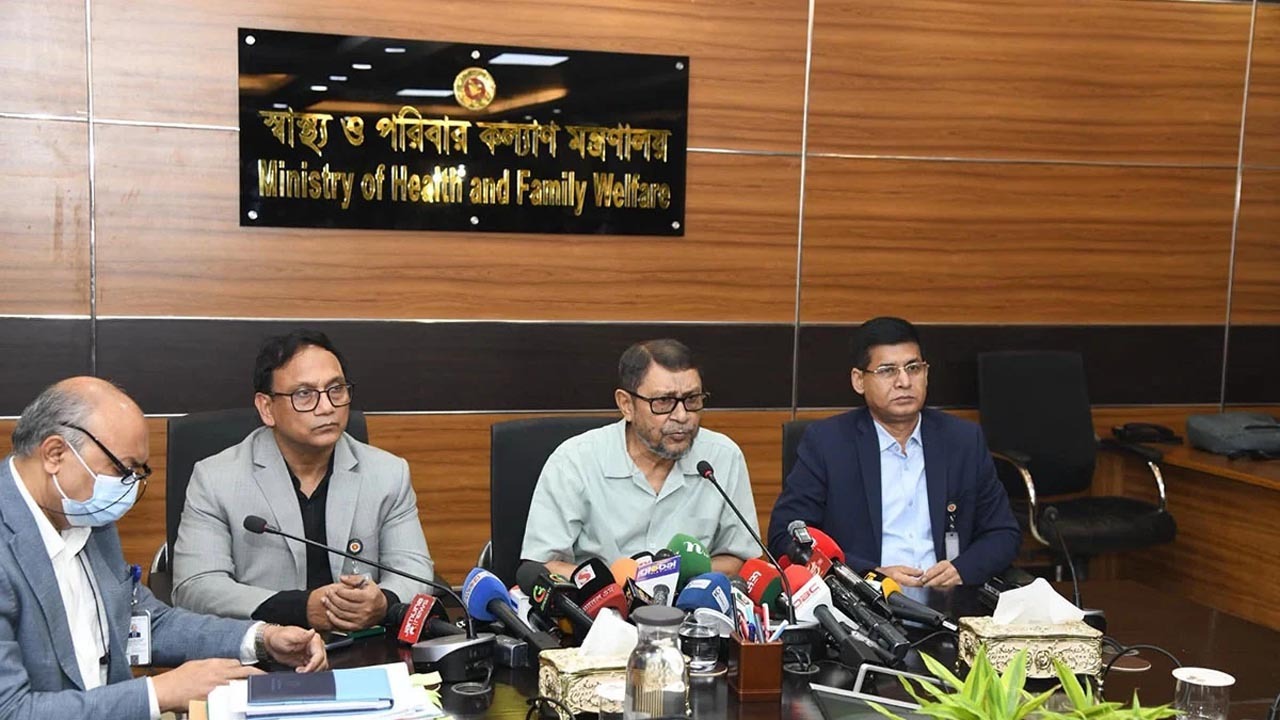 ক্যান্সার চিকিৎসায় দেশে আসছে ১৭ রেডিওথেরাপি মেশিন