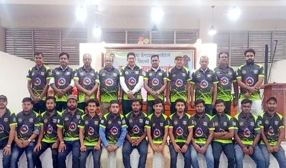 কালিয়া ফাইটার্স দলের জার্সি উন্মোচন করলেন নড়াইল-১ আসনের এমপি