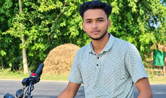 ক্ষেতলালে মোটরসাইকেলের নিয়ন্ত্রণ হারিয়ে প্রাণ গেল কলেজ ছাত্রের
