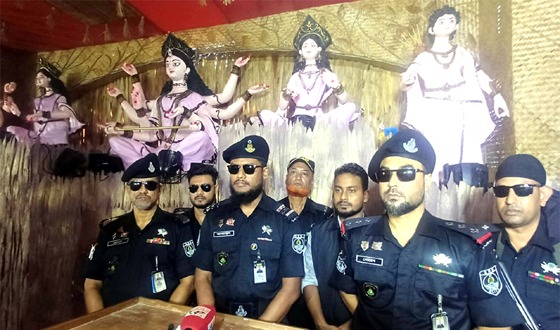 রাঙ্গামাটি গীতাশ্রম পূজা মণ্ডপের আইনশৃঙ্খলা পরিদর্শন করল এসআরবি-৭