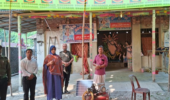 দুর্গামন্ডপ পরিদর্শন করলেন রাজারহাট ইউএনও তানজিলা তাসনিম