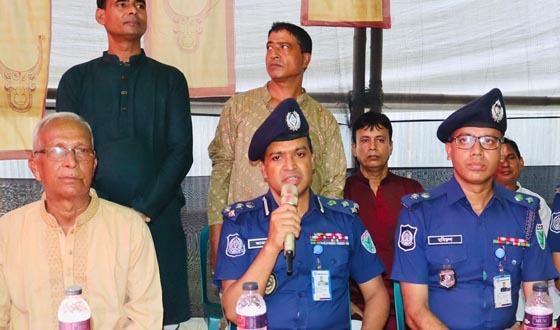 মৌলভীবাজারে বিভিন্ন পূজামণ্ডপ পরিদর্শনে সিলেট রেঞ্জের ডিআইজি