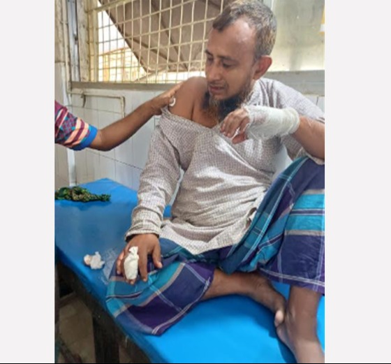 মুক্তাগাছায় মাদকসেবীর দায়ের কুপে সংস্কৃতিকর্মী আহত, গ্রেফতার ২