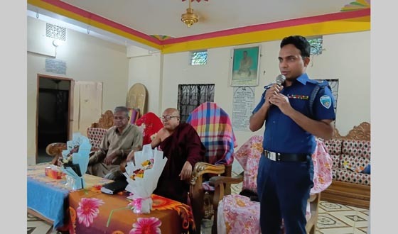 পূর্ণিমা উপলক্ষে পুলিশ প্রশাসনের সাথে মতবিনিময় অনুষ্ঠানে অতিরিক্ত পুলিশ সুপার