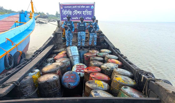 হাতিয়ায় ১৫ লাখ টাকার পায় ওয়েল জব্দ করেছে কোস্টগার্ড