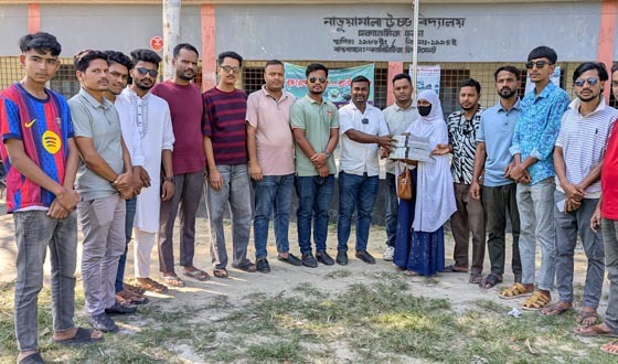 মেধাবী শিক্ষার্থীদের পাশে ছাত্রনেতা পলাশ, বই পেল মেহেজাবিন