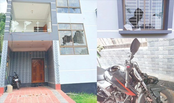 খুলনায় জামায়াতের দুই নেতার বাড়িতে হামলা-ভাঙচুর, আহত ১