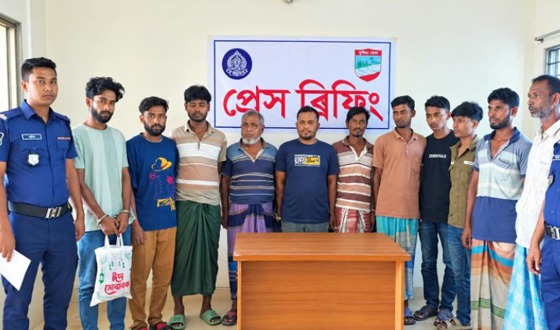 দৌলতপুরে পুলিশের  বিশেষ অভিযানে ১১ আসামি গ্রেপ্তার