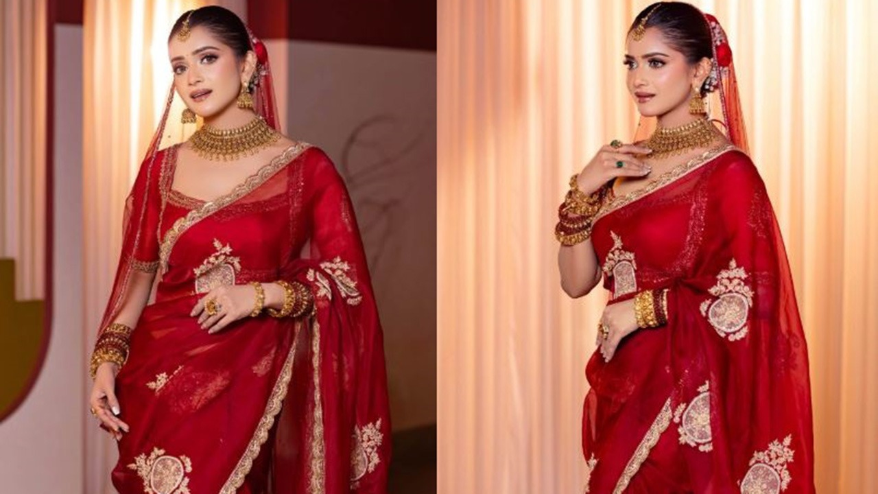 ফের শাড়ি নিয়ে বিতর্কে জড়ালেন তানজিন তিশা