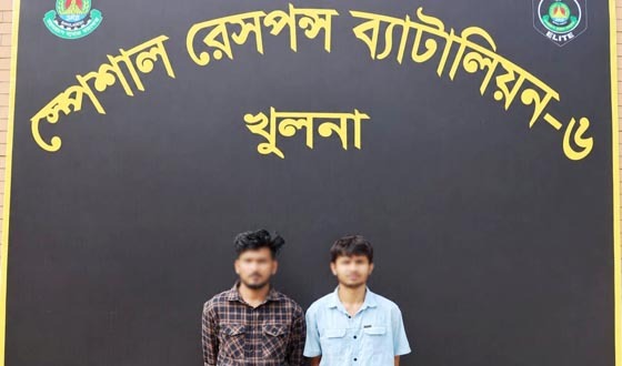 খুলনায় আশিক গ্রুপের দুই সদস্য গ্রেপ্তার, পিস্তল-গুলি উদ্ধার