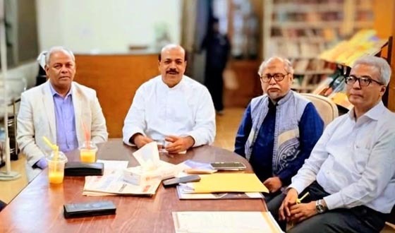 উচ্চশিক্ষার পথে বাধা যাতায়াত ভোগান্তি, পাশে দাঁড়ালেন আসলাম চৌধুরী