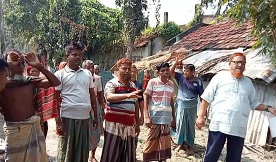 কলারোয়ার আহসাননগর রাস্তার বেহাল দশা: চরম ভোগান্তিতে হাজারো মানুষ
