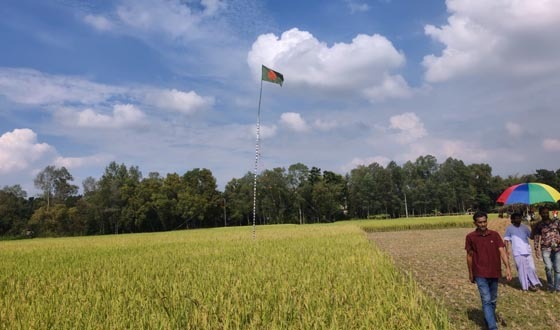 গ্রামবাসীর চাঁদার টাকায় খেলার মাঠ, গ্রামজুড়ে উৎসবের আমেজ