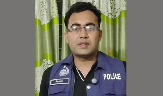 দৌলতপুরের থানার বহুল আলোচিত দুর্নীতিবাজ দারোগা লিংকন ক্লোজ