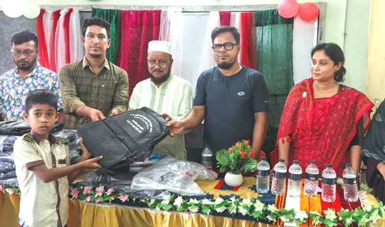 প্রধানমন্ত্রী তারেক রহমান কর্তৃক প্রদত্ত কিশোরগঞ্জের ৫ বিদ্যালয়ে স্কুল ব্যাগ বিতরণ