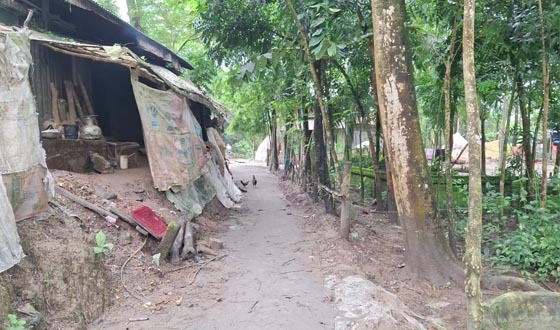 মাটির কাজ বালু দিয়ে করলেন মেম্বার, টাকা আত্মসাতের অভিযোগ