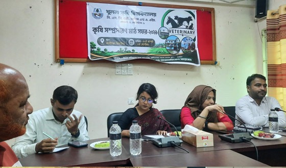 কালীগঞ্জে মাঠ সফর করলেন খুলনা কৃষি বিশ্ববিদ্যালযের শিক্ষার্থীরা