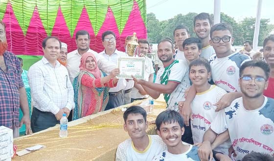 চিরিরবন্দরে গ্রীষ্মকালীন ক্রীড়া প্রতিযোগিতা সমাপ্ত ও পুরস্কার বিতরণ