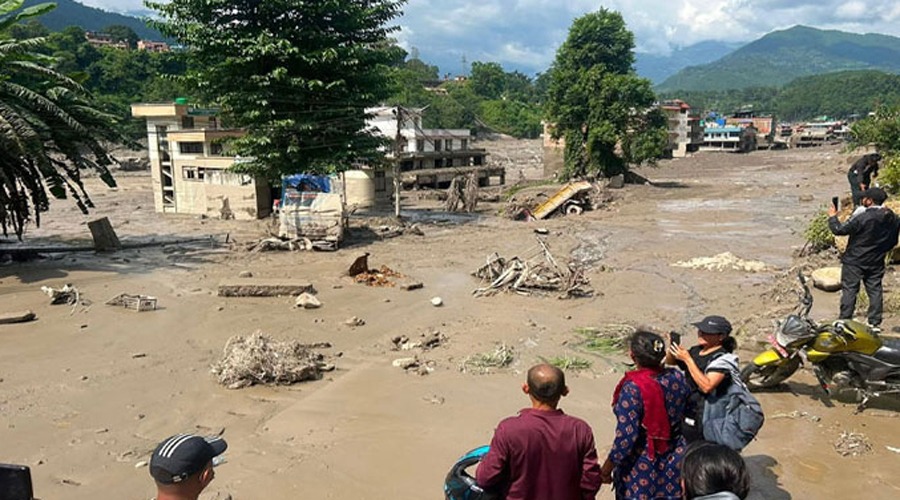 নেপালে ভয়াবহ আকস্মিক বন্যায় মৃতের সংখ্যা বেড়ে ১৩৪২