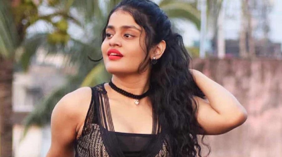 ‘মুসলিমদের চেয়ে হিন্দুরাই বেশি গরুর মাংস খায়’, বিতর্কে তিথি বসু