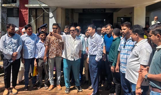লালমোহন স্বাস্থ্য কমপ্লেক্স পরিদর্শন করলেন স্পিকার হাফিজ উদ্দিন
