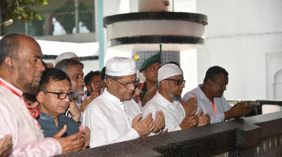 শাহজালালের মাজার জিয়ারত করলেন রাষ্ট্রপতি মির্জা ফখরুল