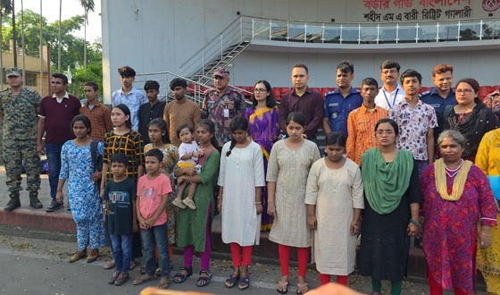 ভারতে কারাভোগ শেষে বেনাপোল দিয়ে ফিরলেন ১৮ নারী-পুরুষ-শিশু