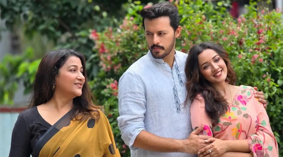 চয়নিকার নির্মাণে তিন তারকার ‘জোছনায় ফেরা’