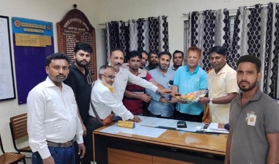 মোল্লাহাটের ওসির সঙ্গে প্রেসক্লাব সাংবাদিকদের সাক্ষাৎ