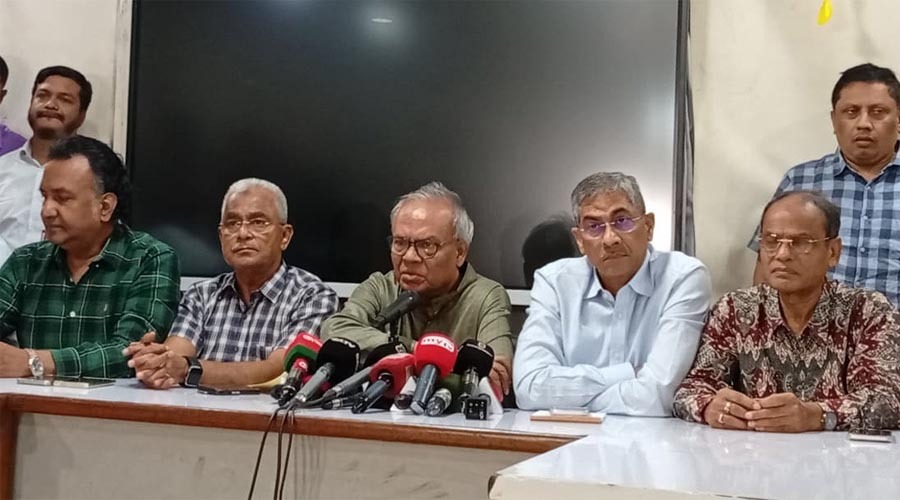 এক দফার হুঁশিয়ারি এলে বিএনপি হাত গুটিয়ে বসে থাকবে না: রিজভী