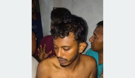 মোহনপুরে ছেলের হাসুয়ার কোপে মা নিহত, বাবা হাসপাতালে