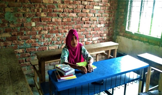 কাগজে ১৮৮ শিক্ষার্থী, শ্রেণিকক্ষে একজন