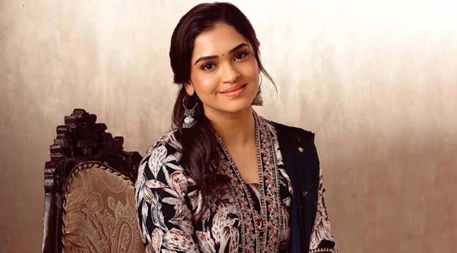 ব্যবসায়ীর কাছ থেকে চাঁদা, অভিনেত্রী গ্রেপ্তার