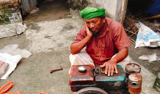 তেলের দাম বেড়ে যাওয়ায় কুড়িগ্রামে চরের মানুষের নাভিশ্বাস
