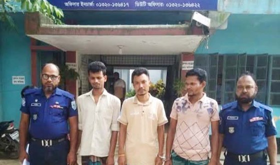 চিরিরবন্দরে স্বর্ণালংকার চুরি মামলায় ৩ জন গ্রেপ্তার, স্বর্ণের টুকরো উদ্ধার