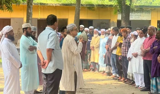 চাঁদপুরে ইতিহাসবিদ মুনতাসীর মামুনের স্ত্রী ফাতেমা মামুনের দাফন সম্পন্ন