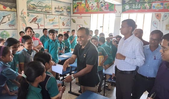 কলমাকান্দা প্রাথমিক বিদ্যালয়ে ডেপুটি স্পিকারের আকস্মিক পরিদর্শন