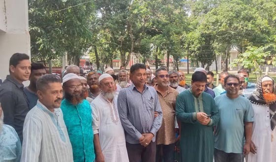 পাইকগাছায় বন্দোবস্ত জমিতে সাইনবোর্ড, বিপাকে ভূমিহীন কৃষকরা