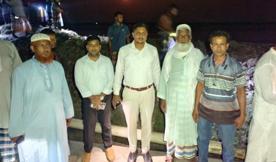 কুড়িকাহুনিয়া ভাঙন পরিদর্শনে এসি ল্যান্ড মিঠুন মৈত্র