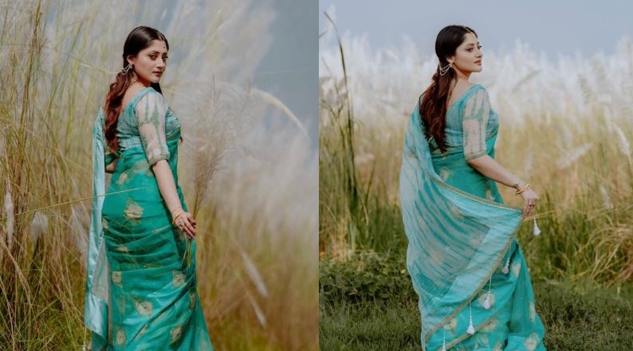 শুভ্র কাশবনে স্নিগ্ধতা ছড়ালেন পূজা