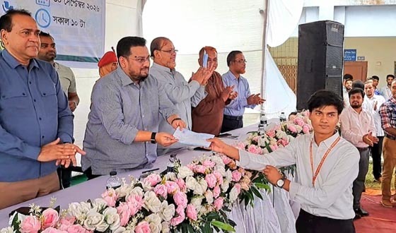সমৃদ্ধ দেশ গড়তে শিক্ষার্থীদের উপযুক্ত শিক্ষায় শিক্ষিত করে গড়ে তুলতে হবে