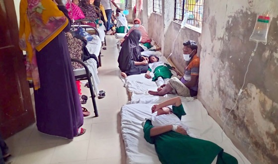 কলাপাড়ায় ক্লাশ চলাকালে অসুস্থ হয়ে পড়ল এক স্কুলের ২৬ জন ছাত্রী