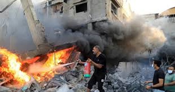 গাজায় ইসরায়েলি বর্বর হামলা, আরও ১০০ নিহত