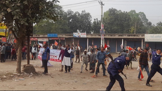 লালমনিরহাটে শ্রমিকদের দুই গ্রুপের সংঘর্ষ