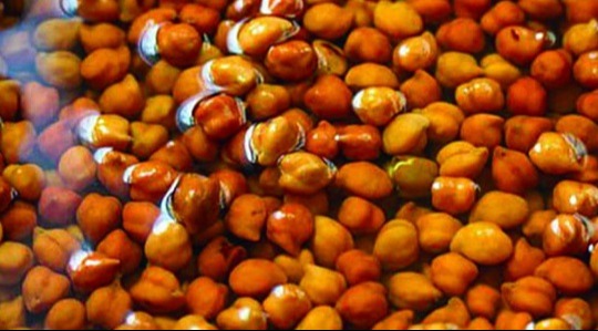 রোজার আগেই বাড়ছে ছোলার দাম