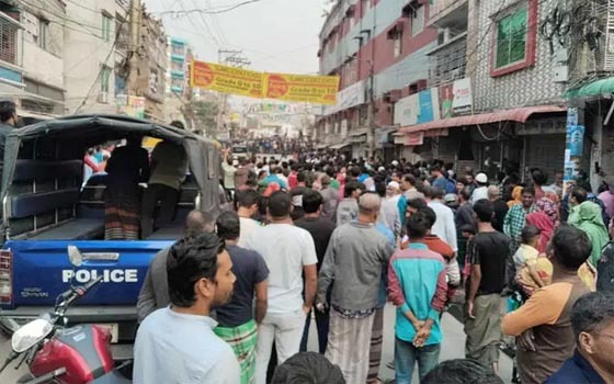 কেরানিগঞ্জে রুপালি ব্যাংকে ডাকাতের হানা, ঘিরে রেখেছে যৌথ বাহিনী