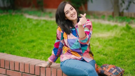 নির্মাতার বিরুদ্ধে আইশা খানের অভিযোগ