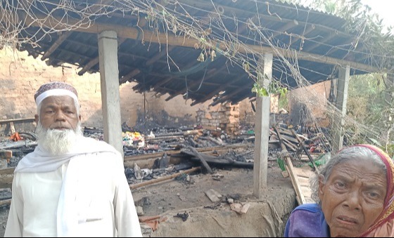 প্রতাপনগরে অগ্নিকান্ডে দুটি ঘর ভস্মীভূত